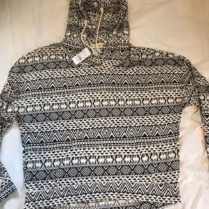 Lightweight hooded pullover, size Medium